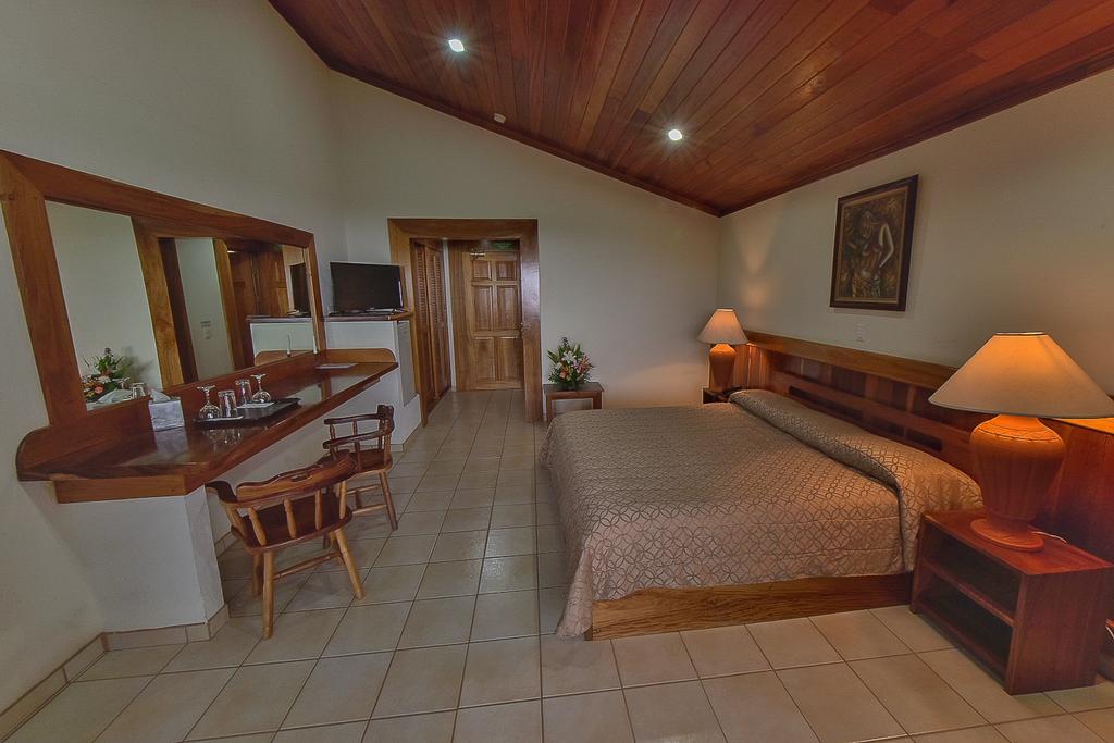 Hotel Montana Monteverde ภายนอก รูปภาพ